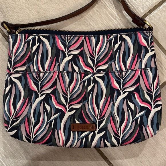 Fossil Pink and Black Leaf Pattern Crossbody Bag - Picture 4 of 6